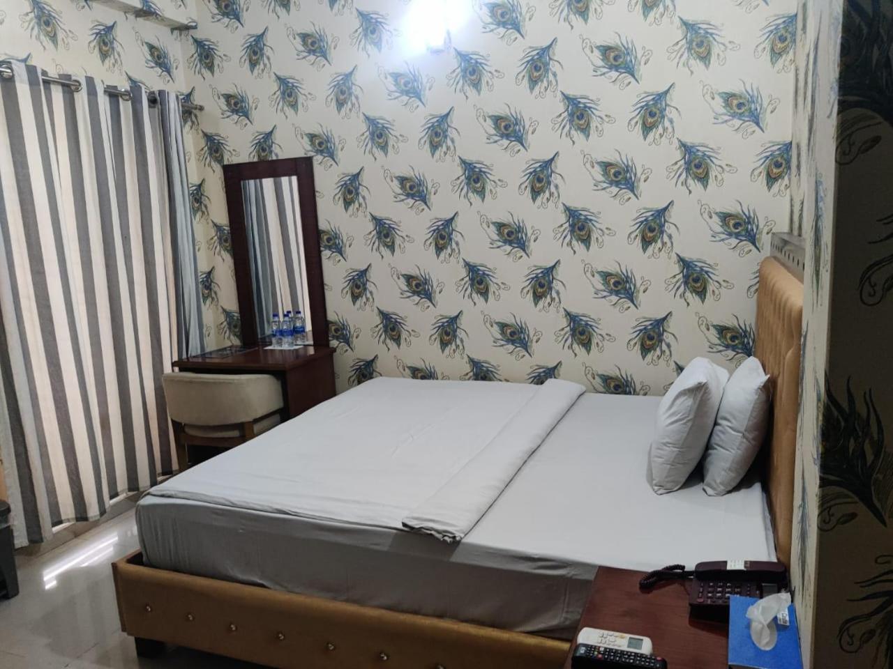 Hotel Blue Castle Дакка Экстерьер фото